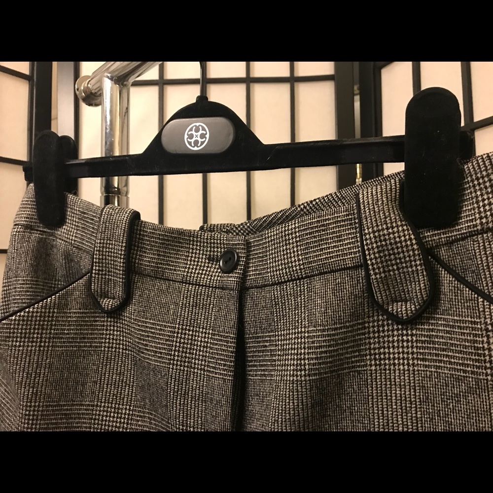 Per se checkered slacks. Beautiful details